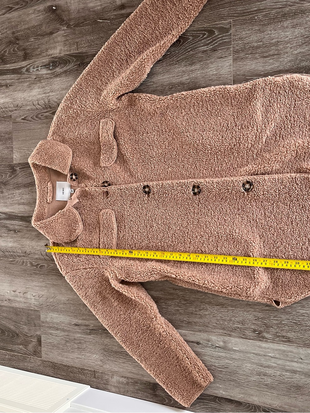 ICHI Women's Tan Faux Shearling Jacket
Size M
Excellent condition - Picture 11 of 16